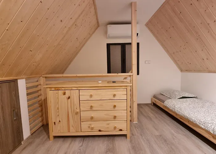 Abrinka - Na Rybarne Semesterbostad Louka (South Bohemian)